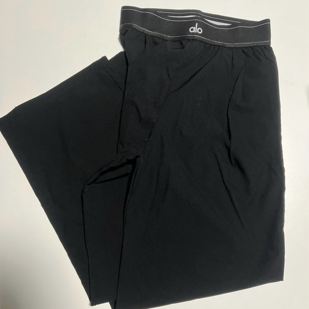 ALO Yoga Women's Black Trousers